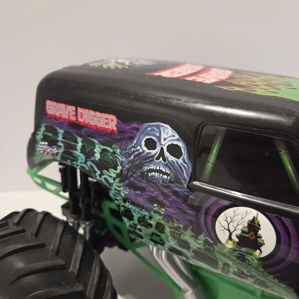 Monster Jam Spin Master Grave Digger RC Truck BKT Tires No Remote 66801